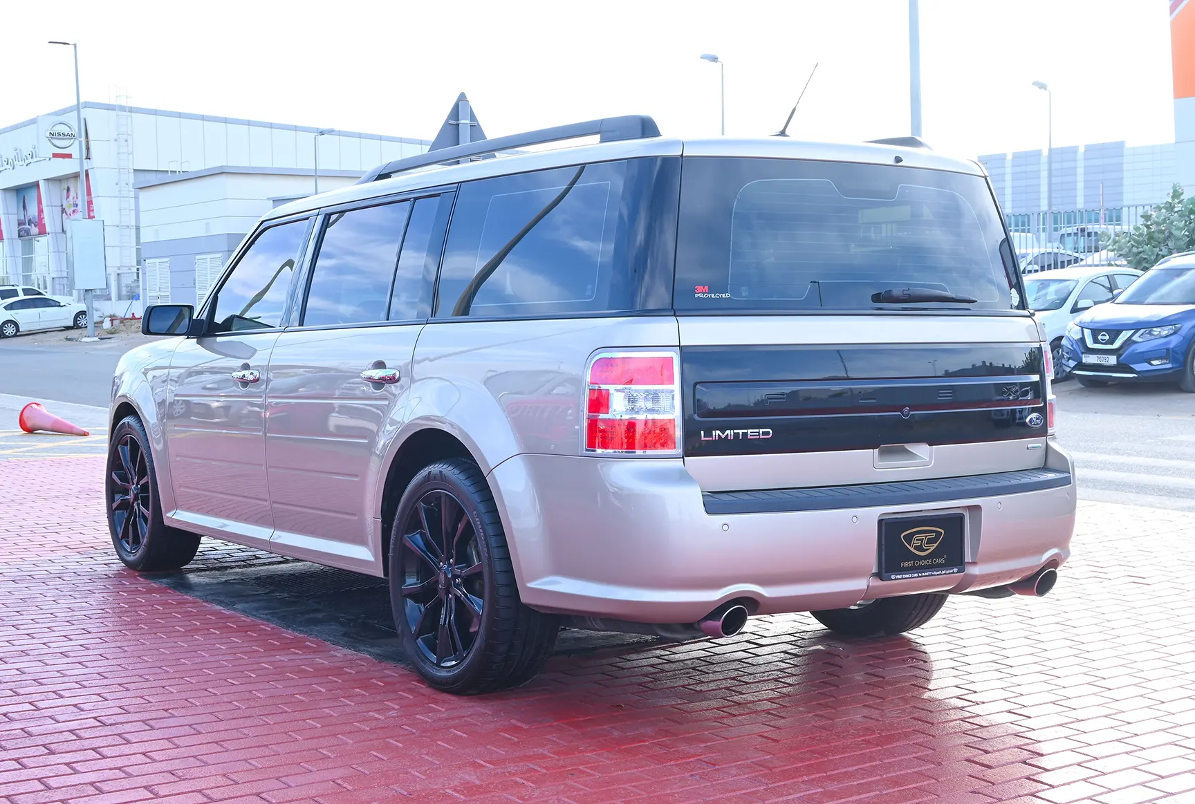 Used 2017 Ford Flex Limited in White – Left Back Diagonal (45°) View for Sale at First Choice Cars Dubai Sharjah