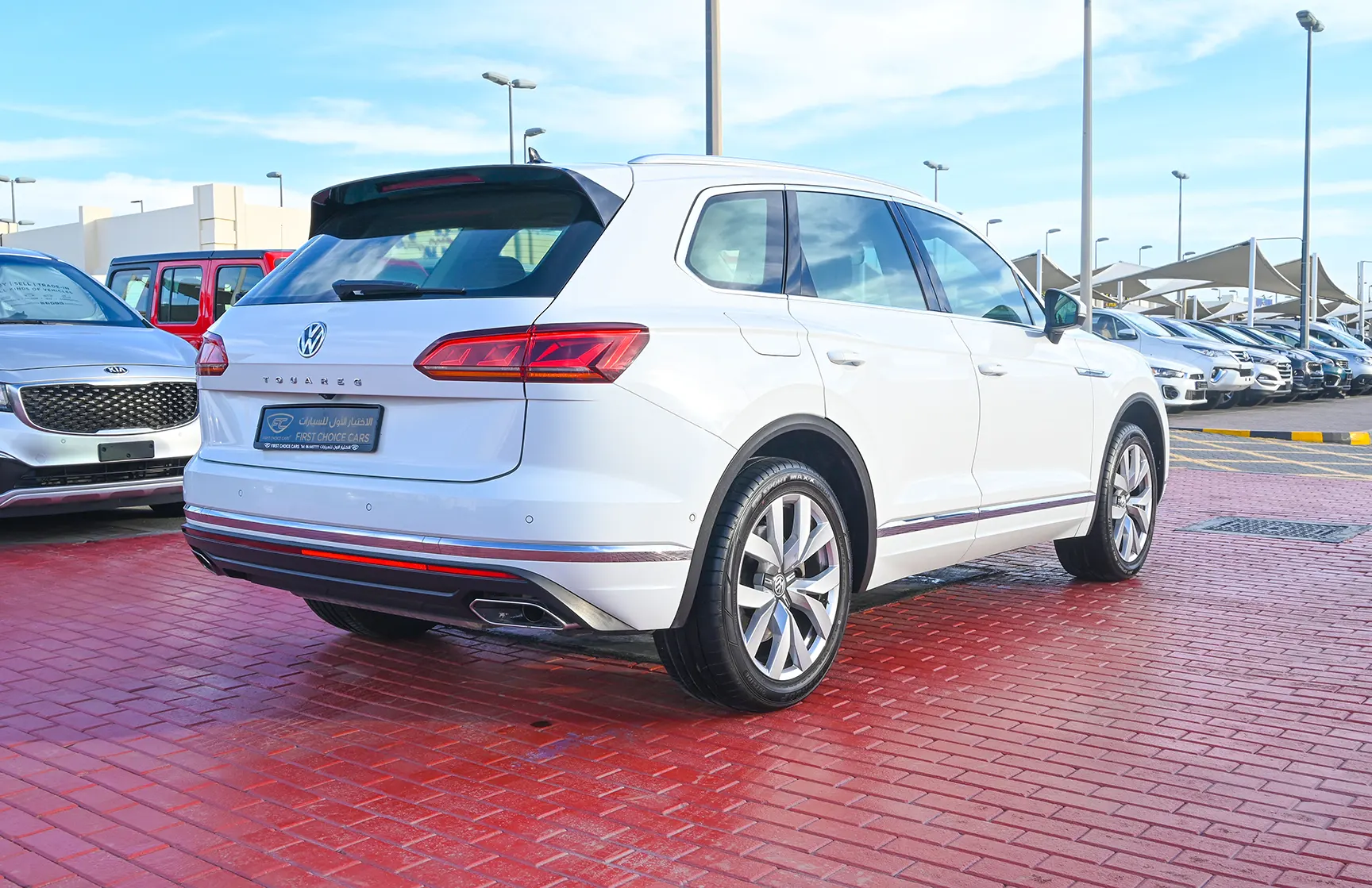 Used 2018 Volkswagen Touareg Atmosphere Highline White – Right Back Diagonal (45°) View at First Choice Cars Sharjah