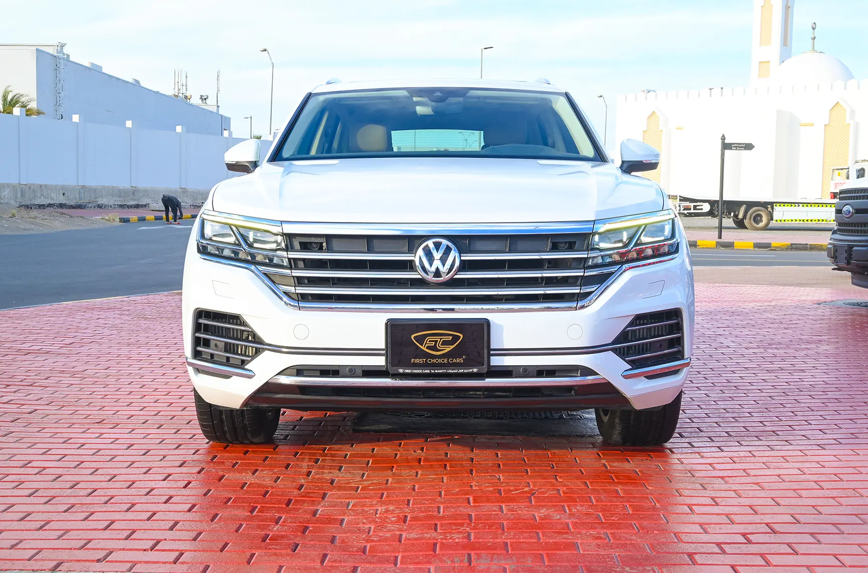 Used 2018 Volkswagen Touareg Atmosphere Highline White – Front View at First Choice Cars Sharjah
