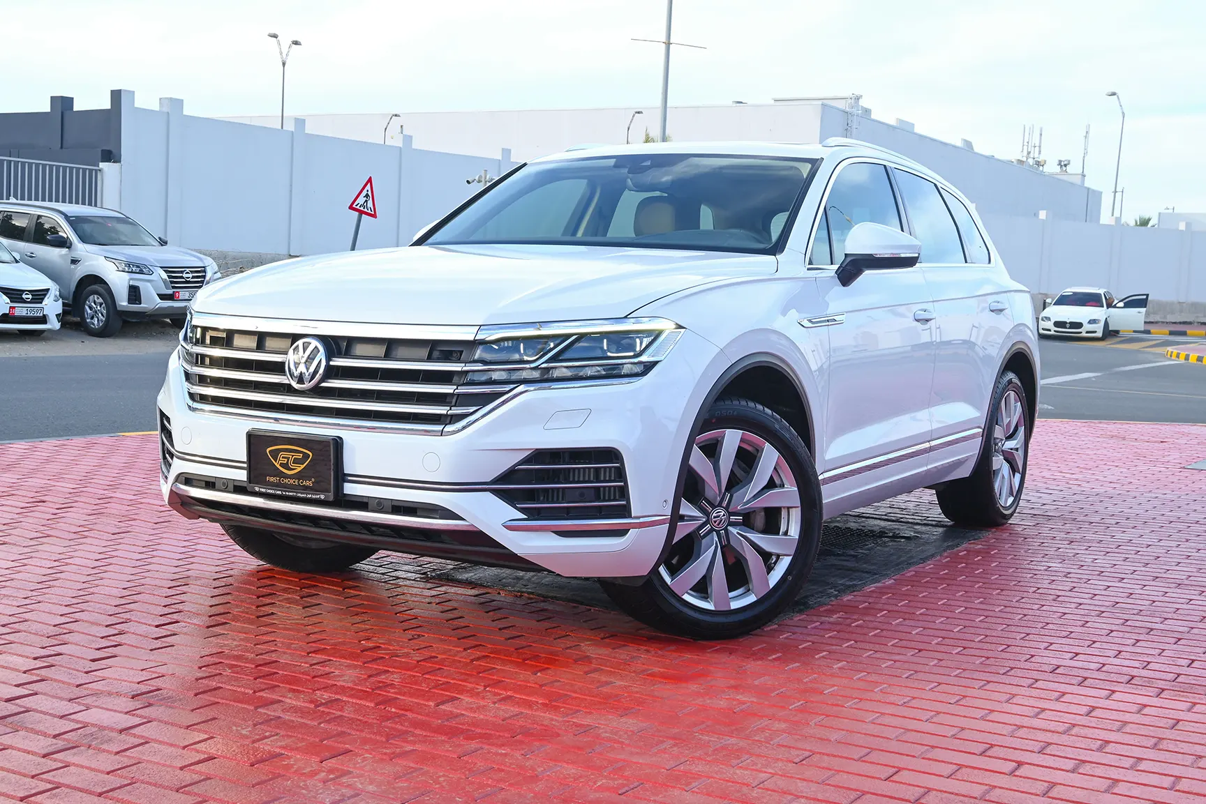 Used 2018 Volkswagen Touareg Atmosphere Highline White – Left Front Diagonal (45°) View at First Choice Cars Sharjah