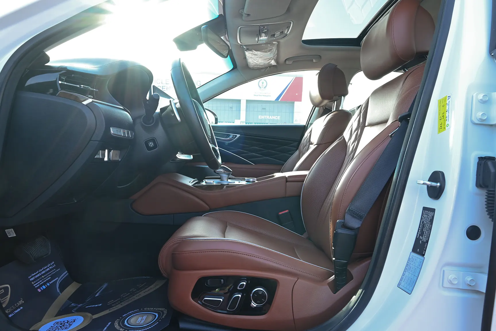 Used 2020 KIA K-900 GDI 3.8L V6 White – Front Driver Side Cabin View at First Choice Cars Sharjah