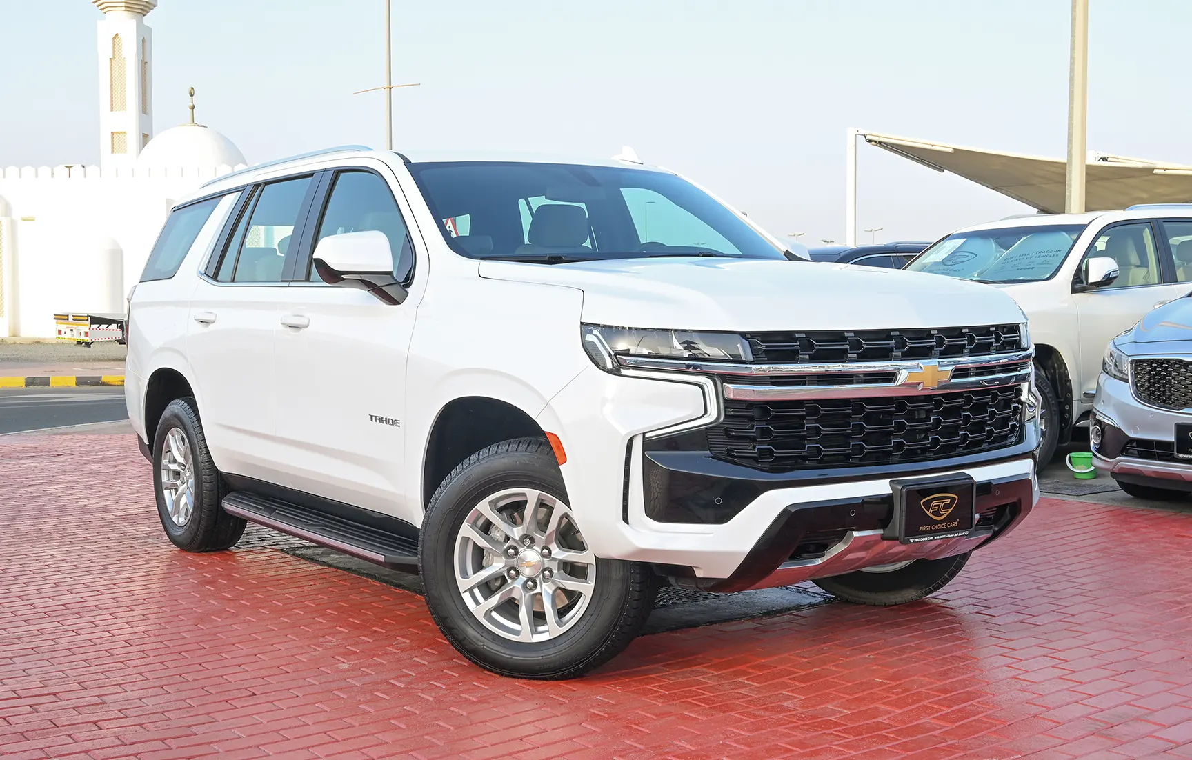 Used 2021 Chevrolet Tahoe LS White – Right Front Diagonal (45°) View at First Choice Cars Sharjah