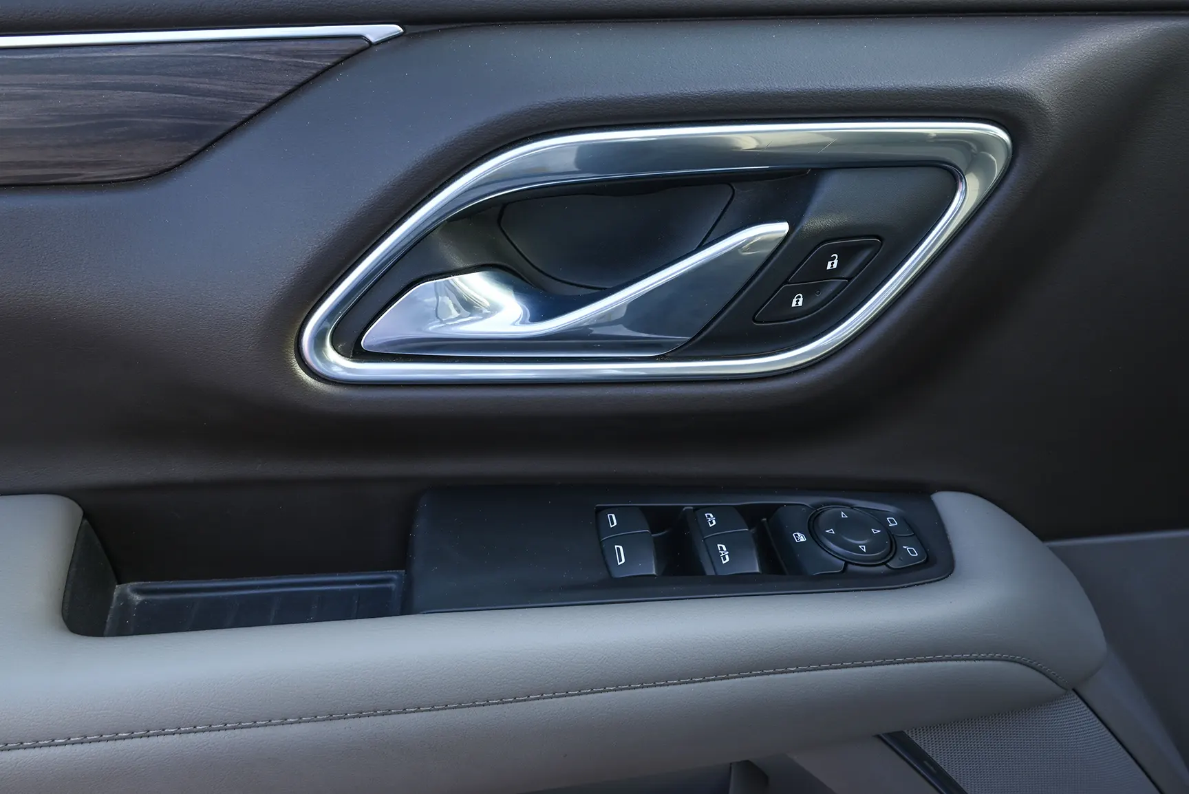 Used 2021 Chevrolet Tahoe LS White – Driver Door Panel Full View at First Choice Cars Sharjah