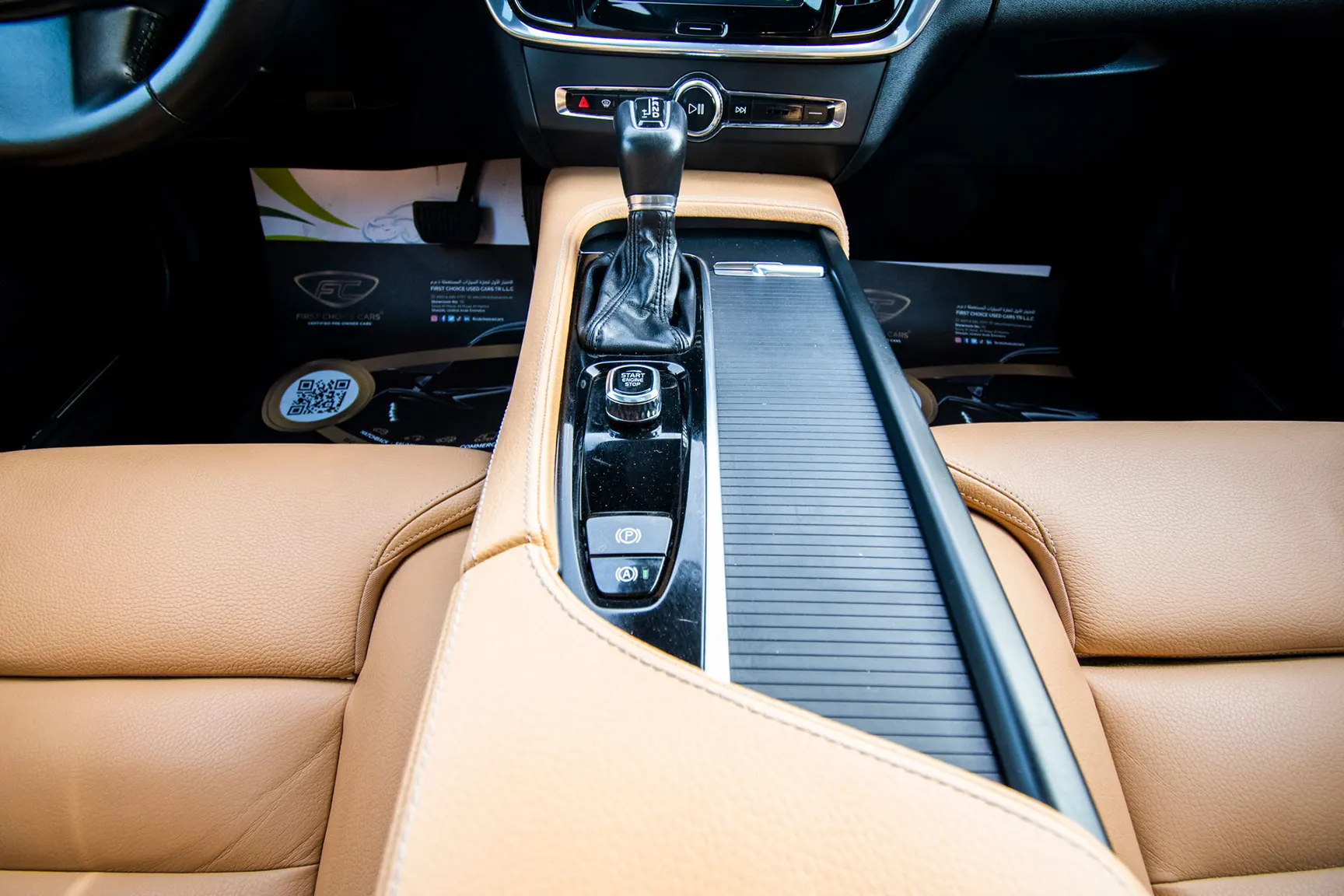 Used 2019 Volvo S90 T5 White – Center Console & Gear Shifter at First Choice Cars Sharjah