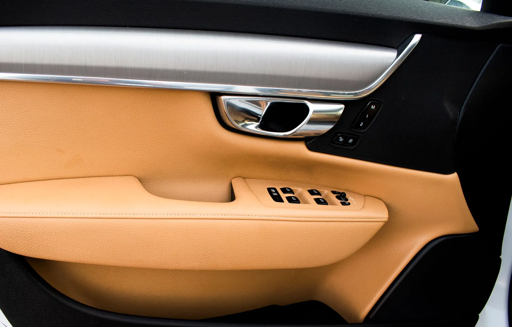 Used 2019 Volvo S90 T5 White – Driver Door Panel Full View at First Choice Cars Sharjah