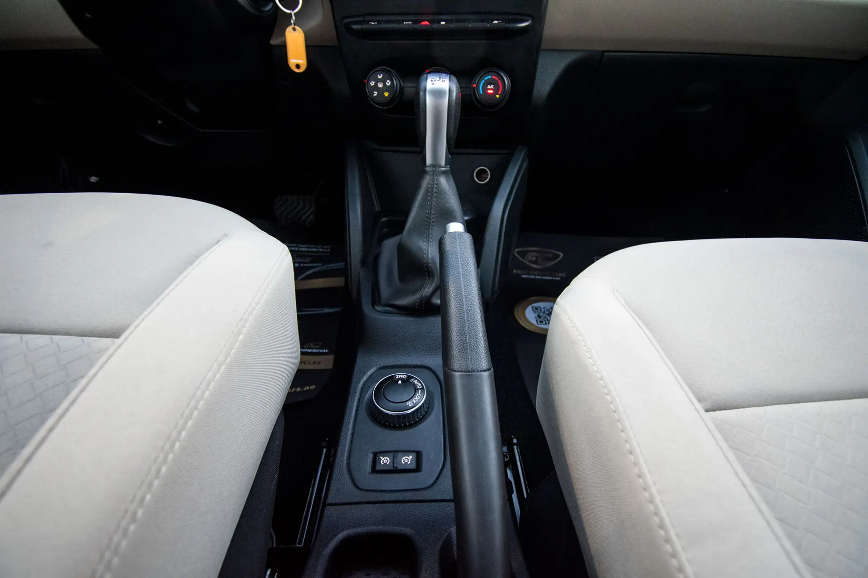 Used 2020 Renault Duster Se White – Center Console & Gear Shifter at First Choice Cars Sharjah