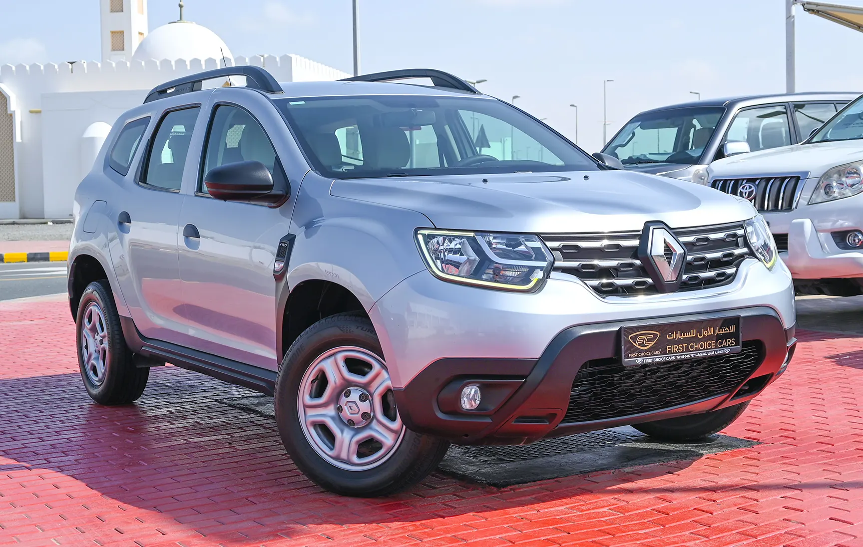 Used 2020 Renault Duster Se White – Right Front Diagonal (45°) View at First Choice Cars Sharjah