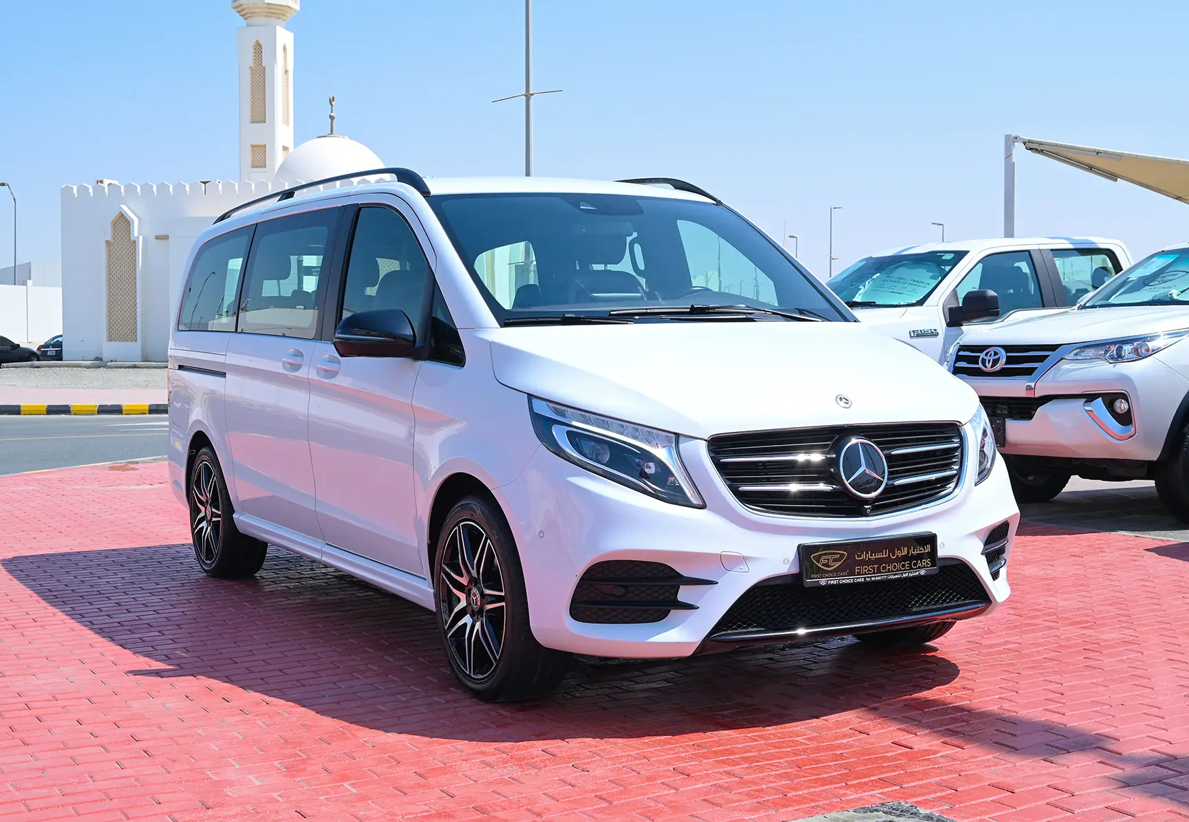 Used 2018 Mercedes Benz V-Class V 250 Exclusive White – Right Front Diagonal (45°) View at First Choice Cars Sharjah
