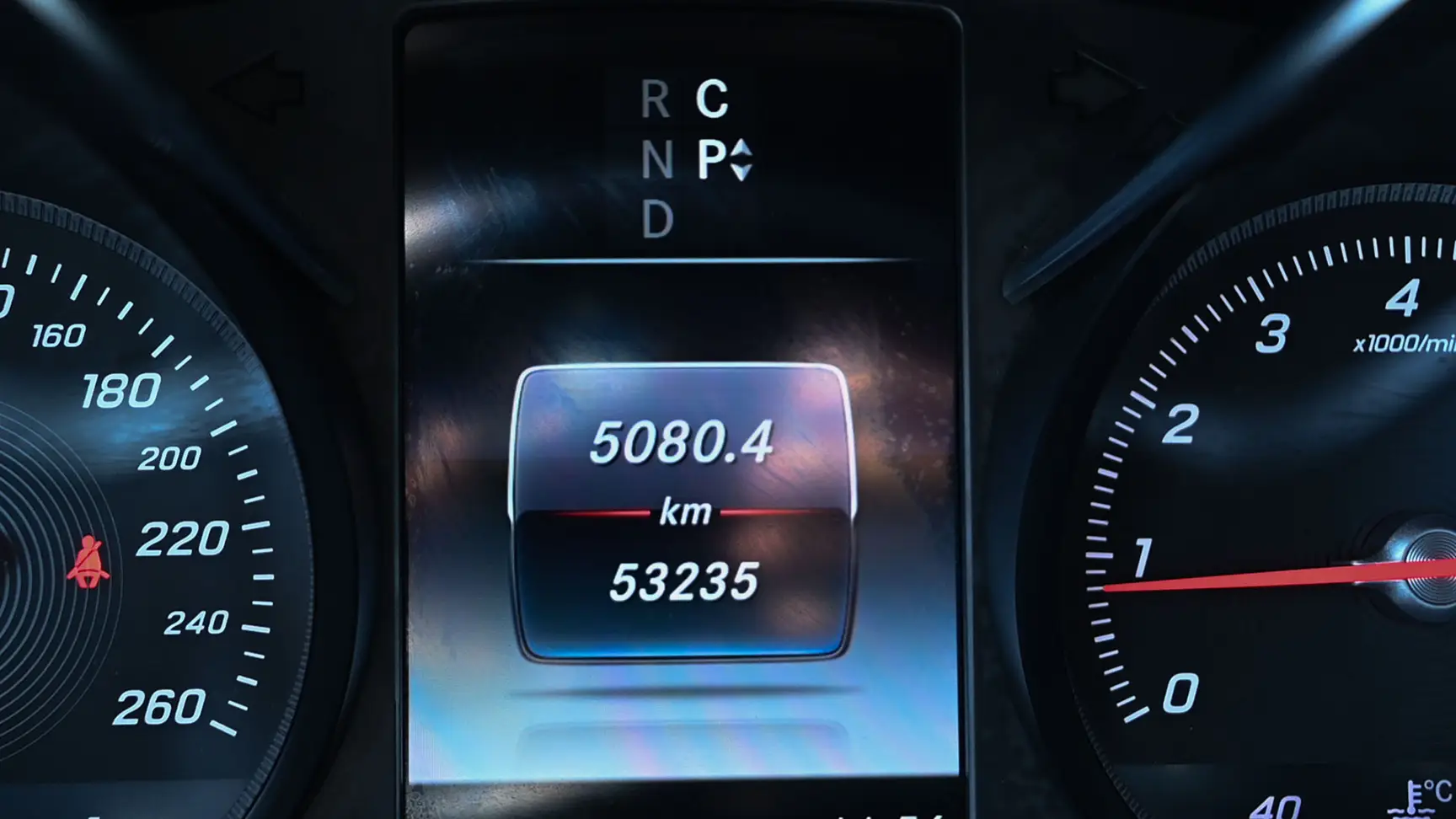 Used 2018 Mercedes Benz V-Class V 250 Exclusive White – Odometer / Mileage Reading View at First Choice Cars Sharjah