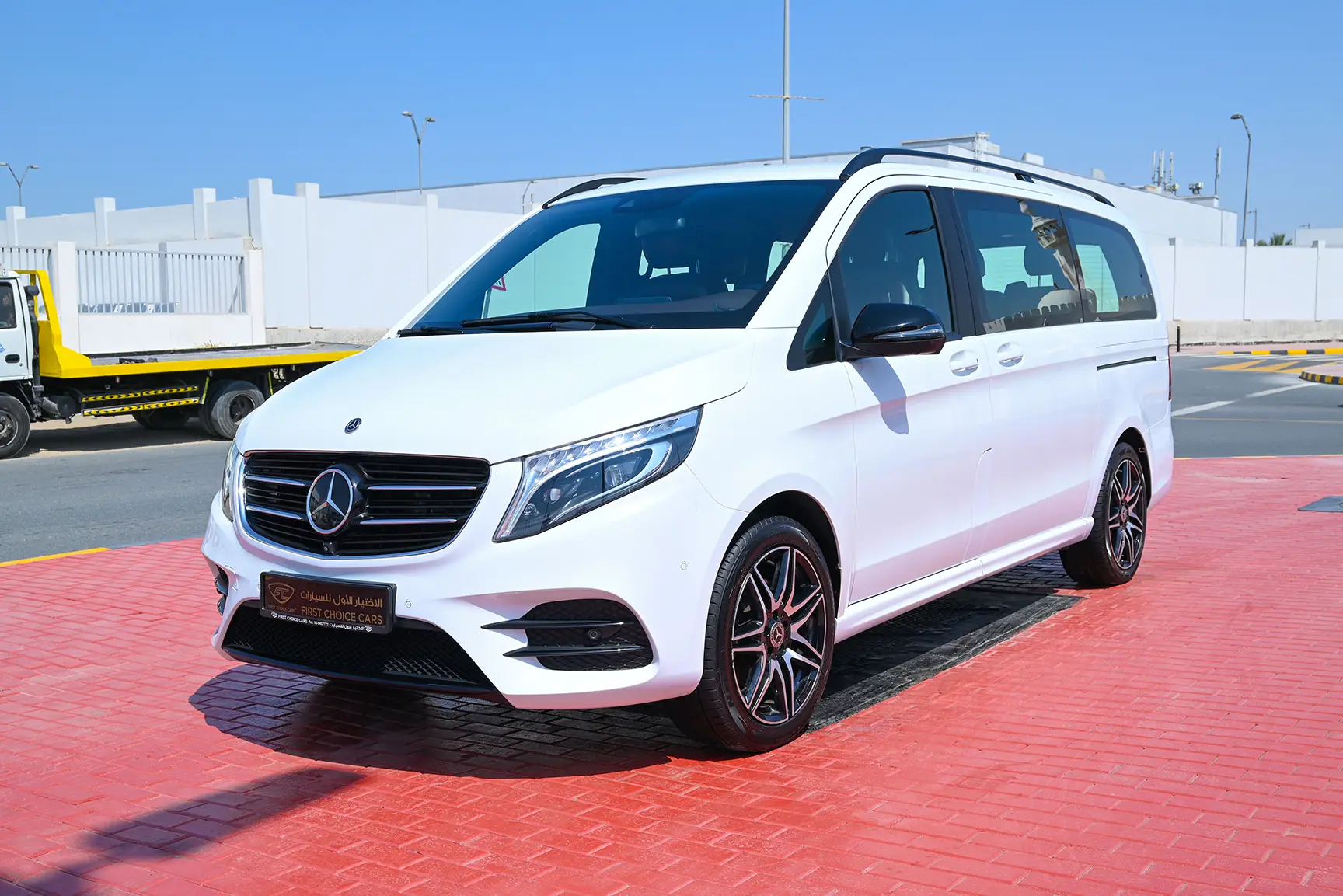 Used 2018 Mercedes Benz V-Class V 250 Exclusive White – Left Front Diagonal (45°) View at First Choice Cars Sharjah