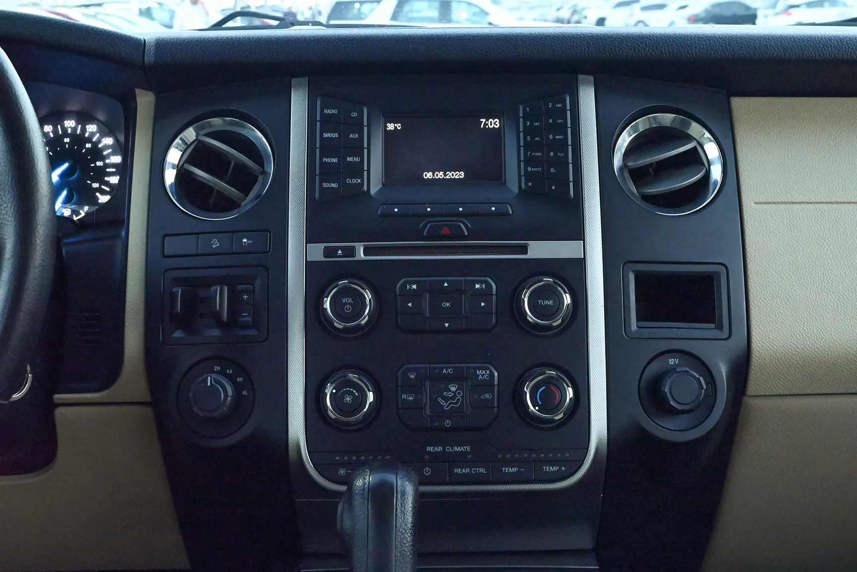 Used 2016 Ford Expedition XL Black – Infotainment / Touchscreen System at First Choice Cars Sharjah