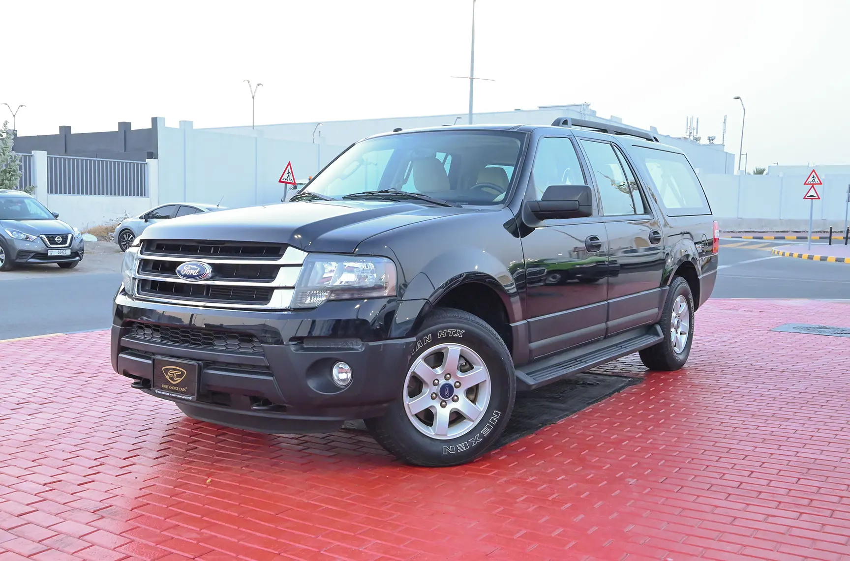 Used 2016 Ford Expedition XL Black – Left Front Diagonal (45°) View at First Choice Cars Sharjah