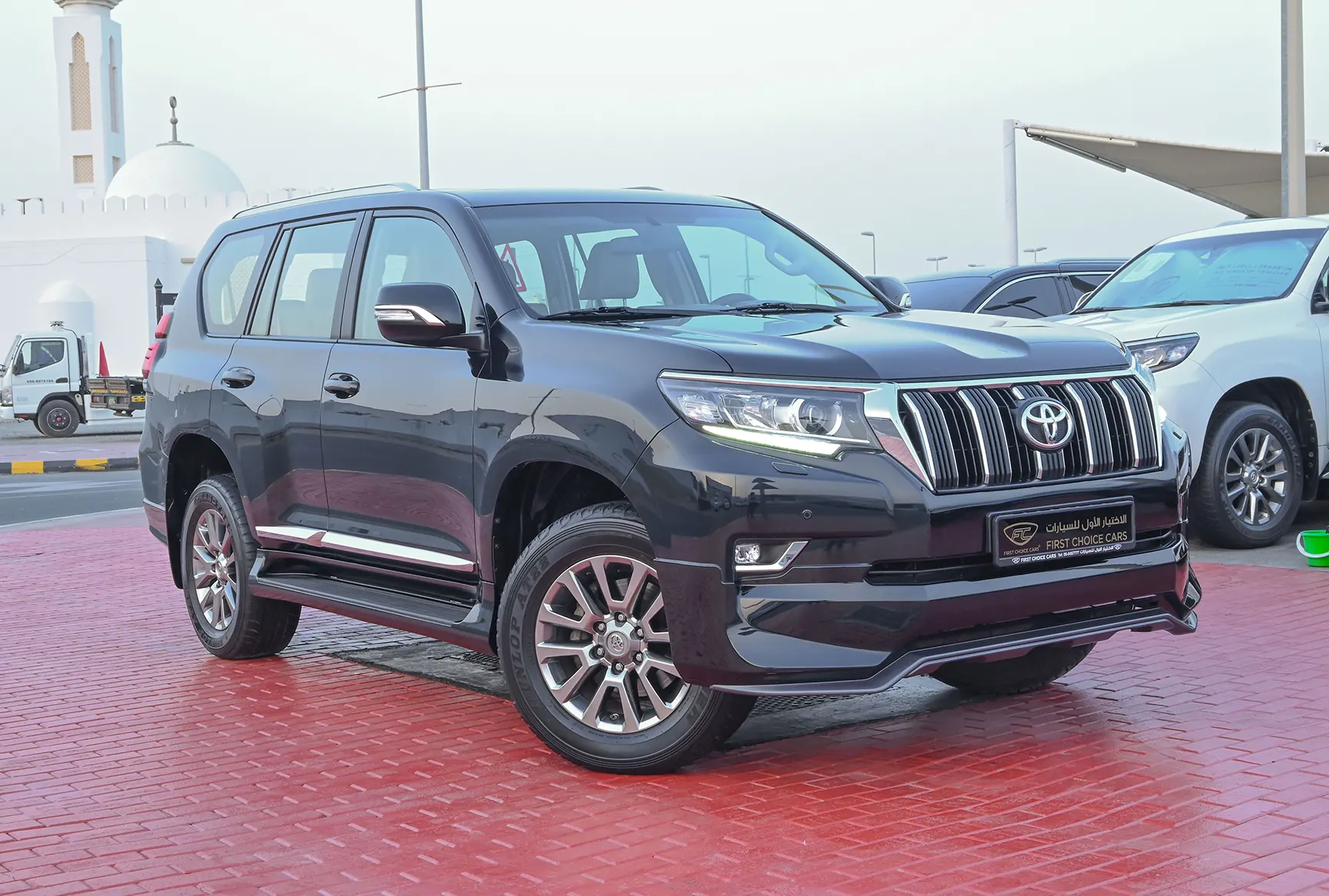 Used 2019 Toyota Prado VXR Black – Right Front Diagonal (45°) View at First Choice Cars Sharjah