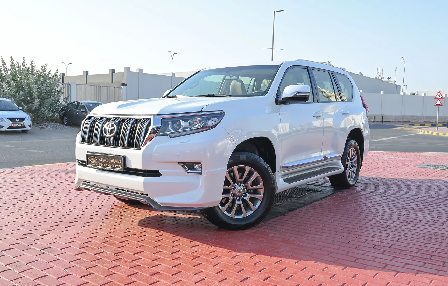 Used 2019 Toyota Prado VXR White – Left Front Diagonal (45°) View at First Choice Cars Sharjah
