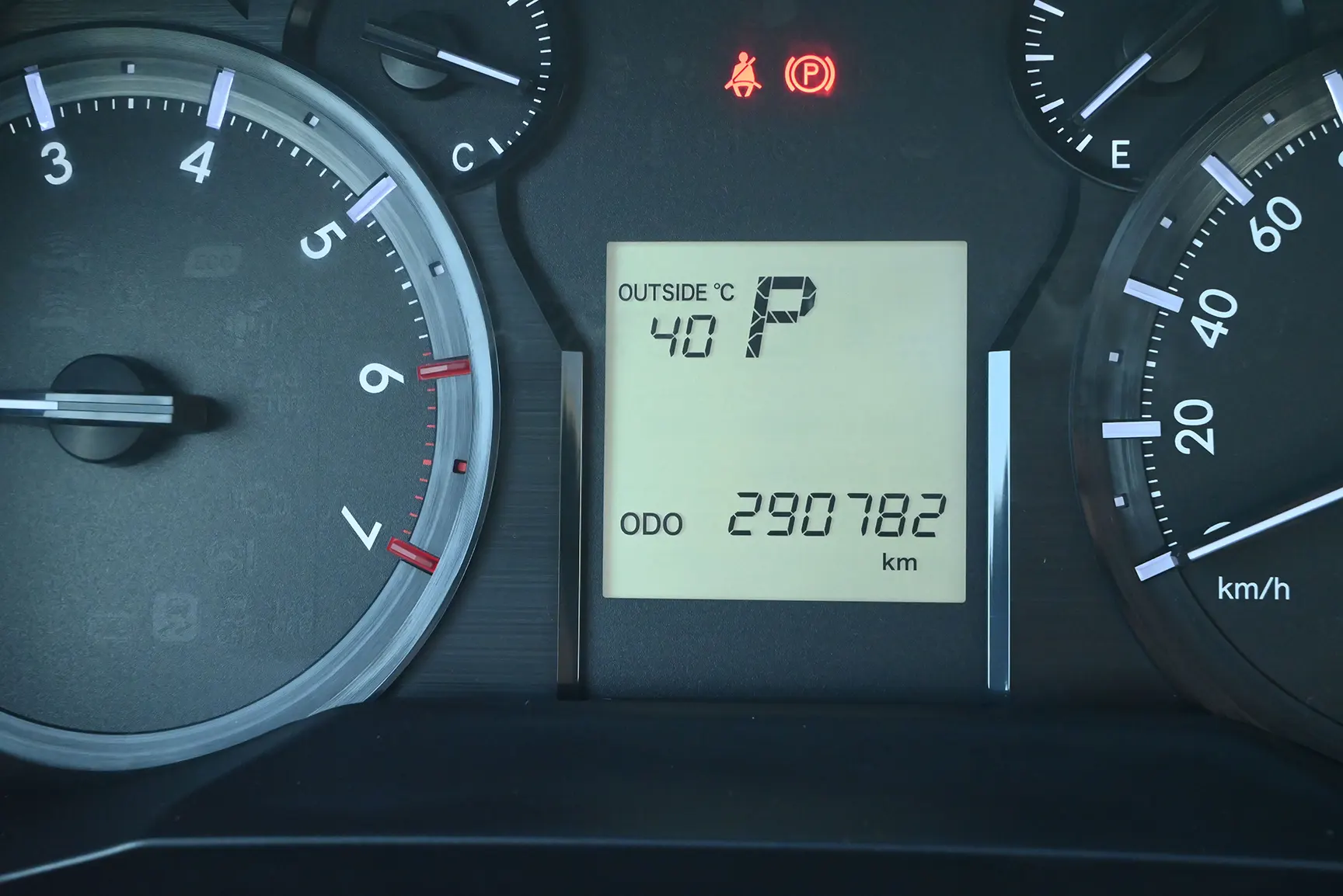 Used 2019 Toyota Prado VXR White – Odometer / Mileage Reading View at First Choice Cars Sharjah