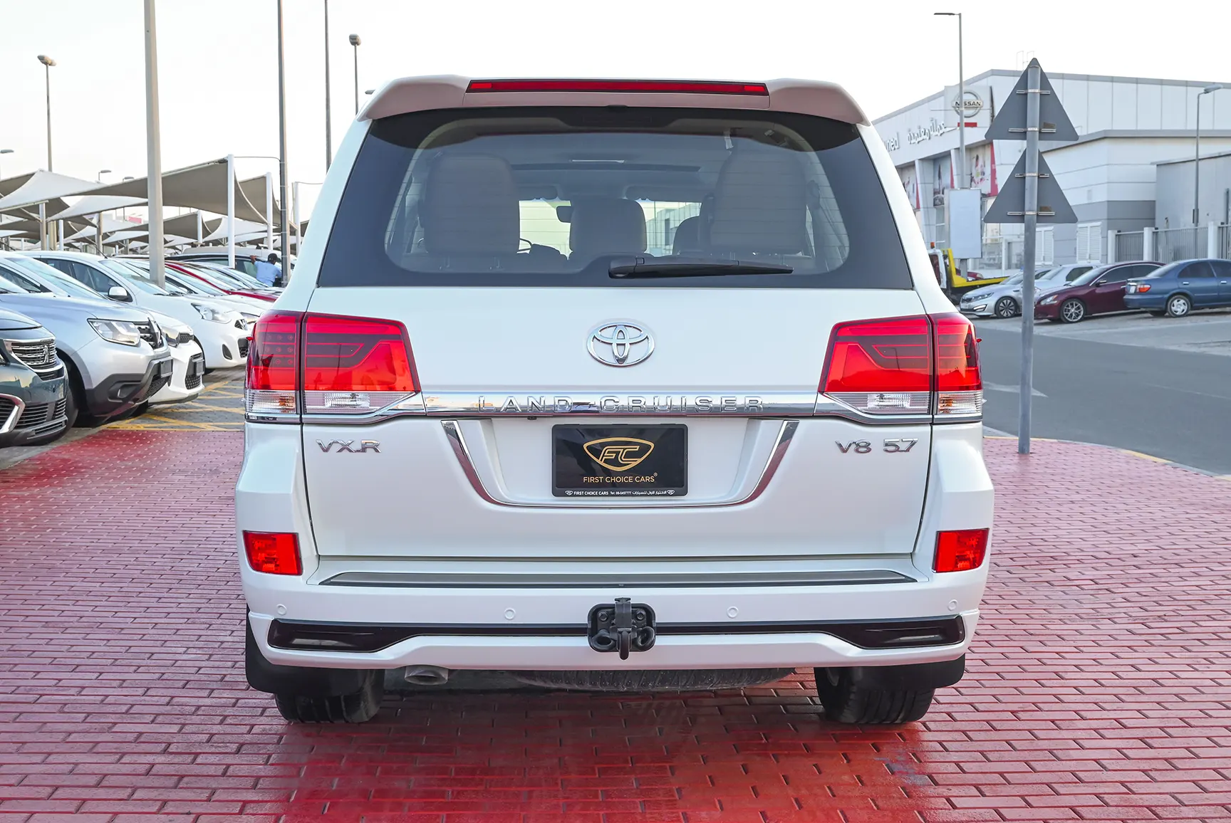 Used 2017 Toyota Land Cruiser VXR White – Back/Rear View at First Choice Cars Sharjah