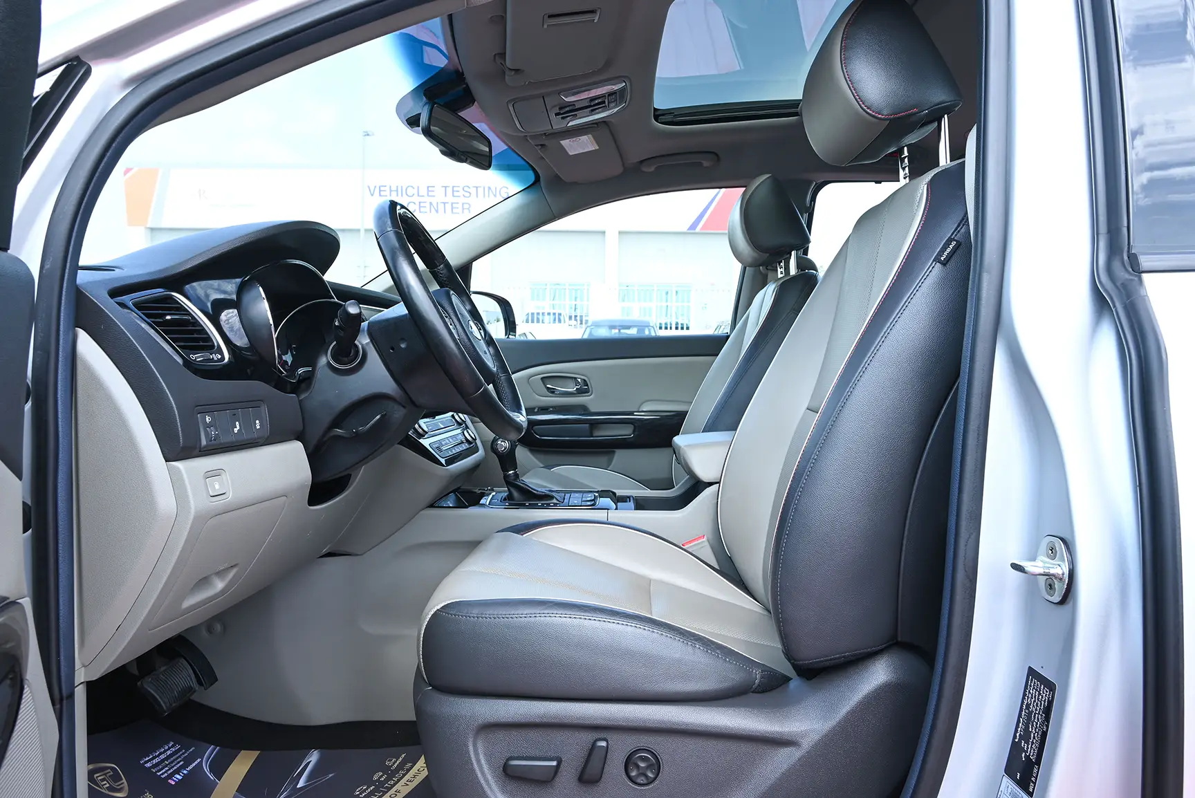 Used 2017 KIA Carnival Grand Carnival Silver – Front Cabin / Dashboard Full View at First Choice Cars Sharjah