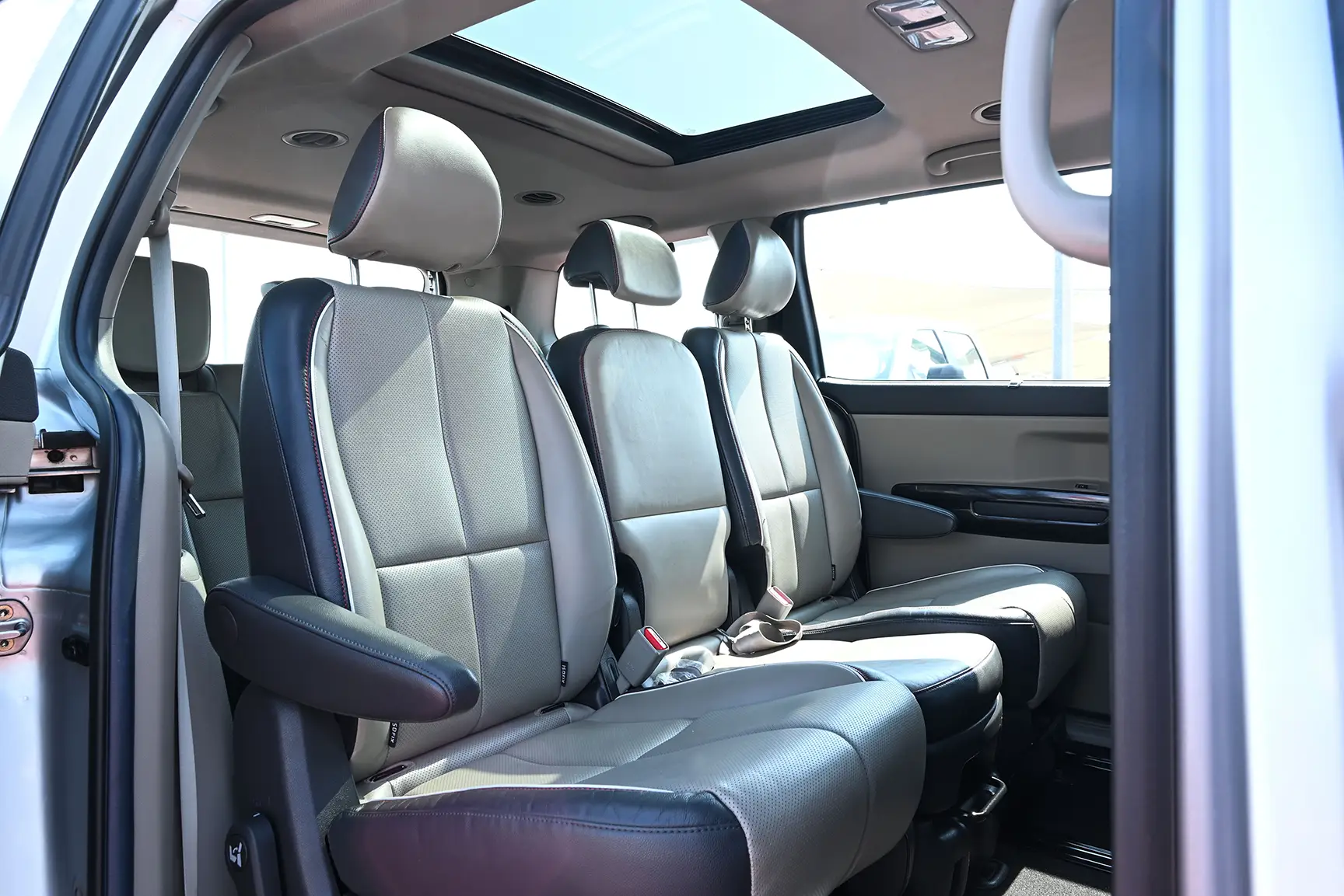 Used 2017 KIA Carnival Grand Carnival Silver – Rear Passenger Side Cabin View at First Choice Cars Sharjah