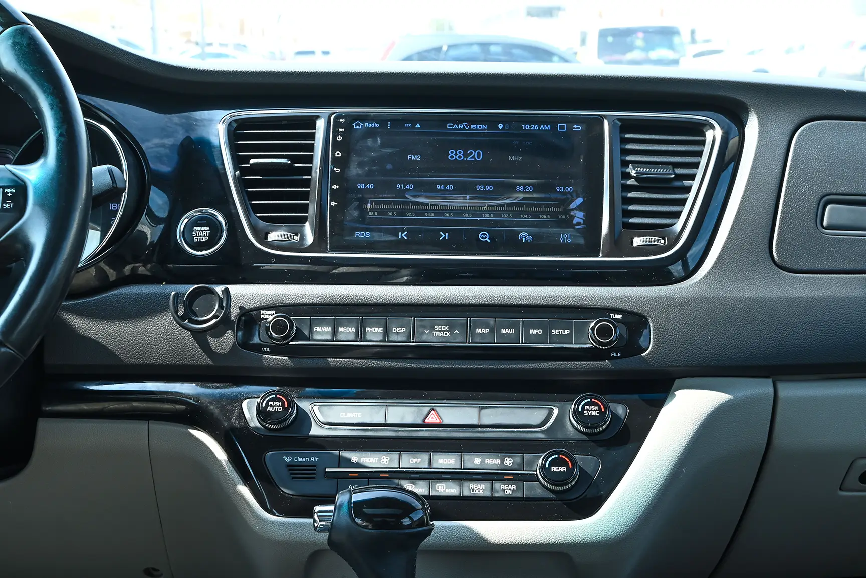 Used 2017 KIA Carnival Grand Carnival Silver – Infotainment / Touchscreen System at First Choice Cars Sharjah