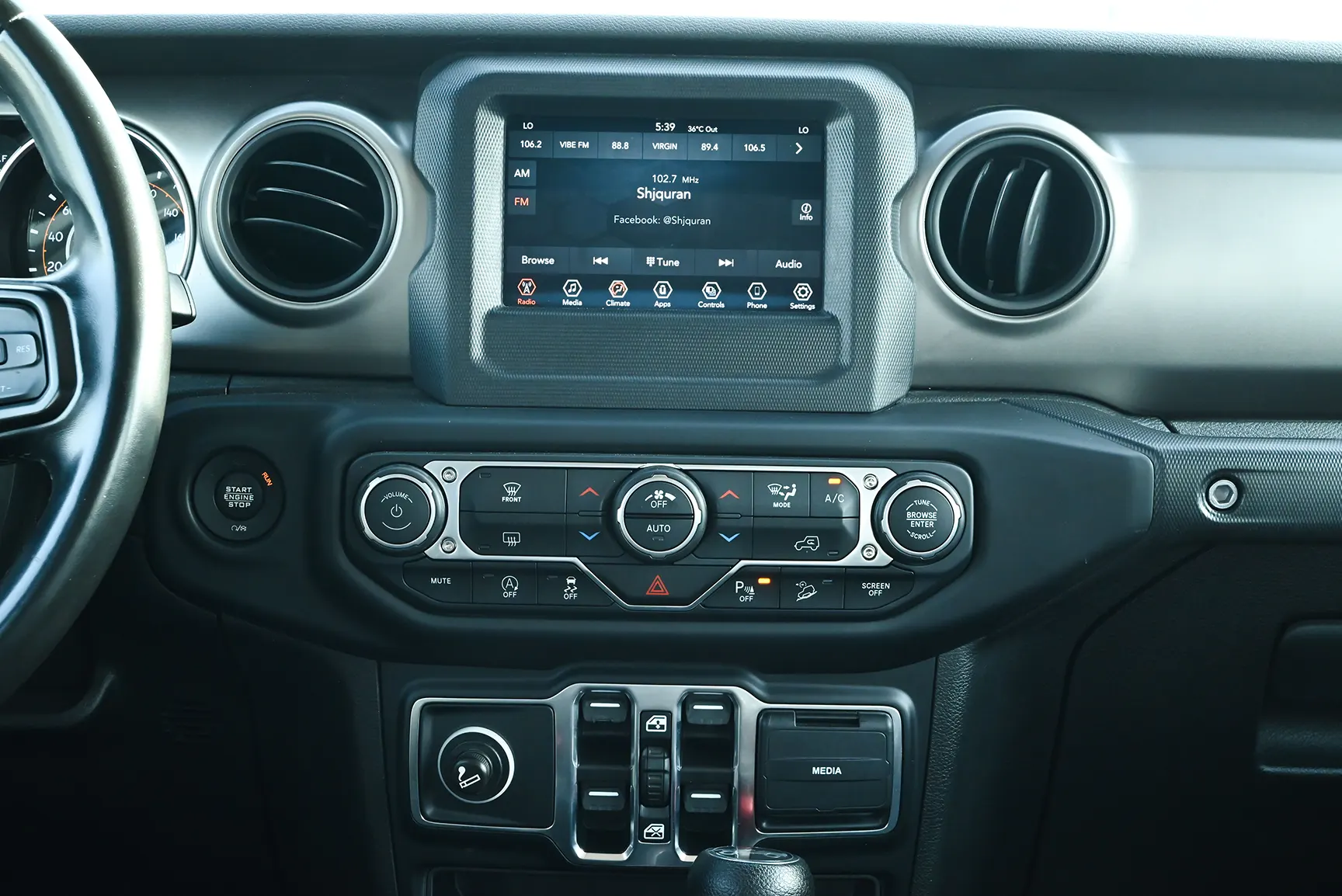 Used 2019 Jeep Wrangler Unlimited Sport White – Infotainment / Touchscreen System at First Choice Cars Sharjah