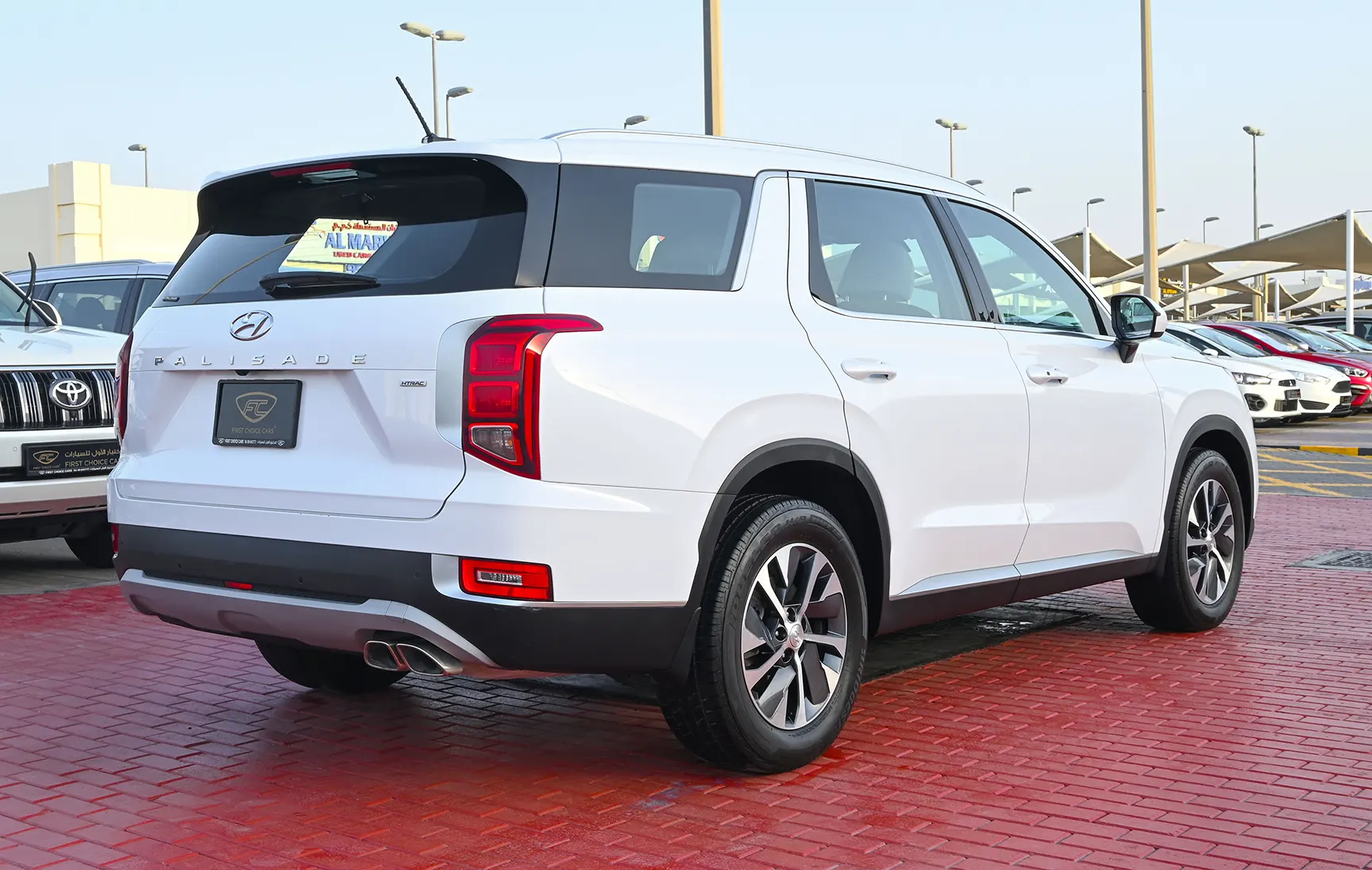 Used 2022 Hyundai Palisade Smart White – Right Back Diagonal (45°) View at First Choice Cars Sharjah