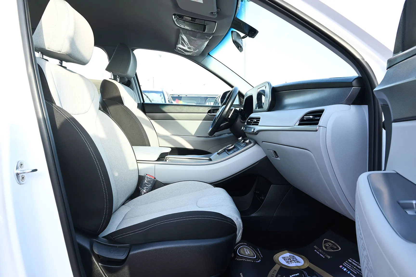 Used 2022 Hyundai Palisade Smart White – Front Passenger Side Cabin View at First Choice Cars Sharjah