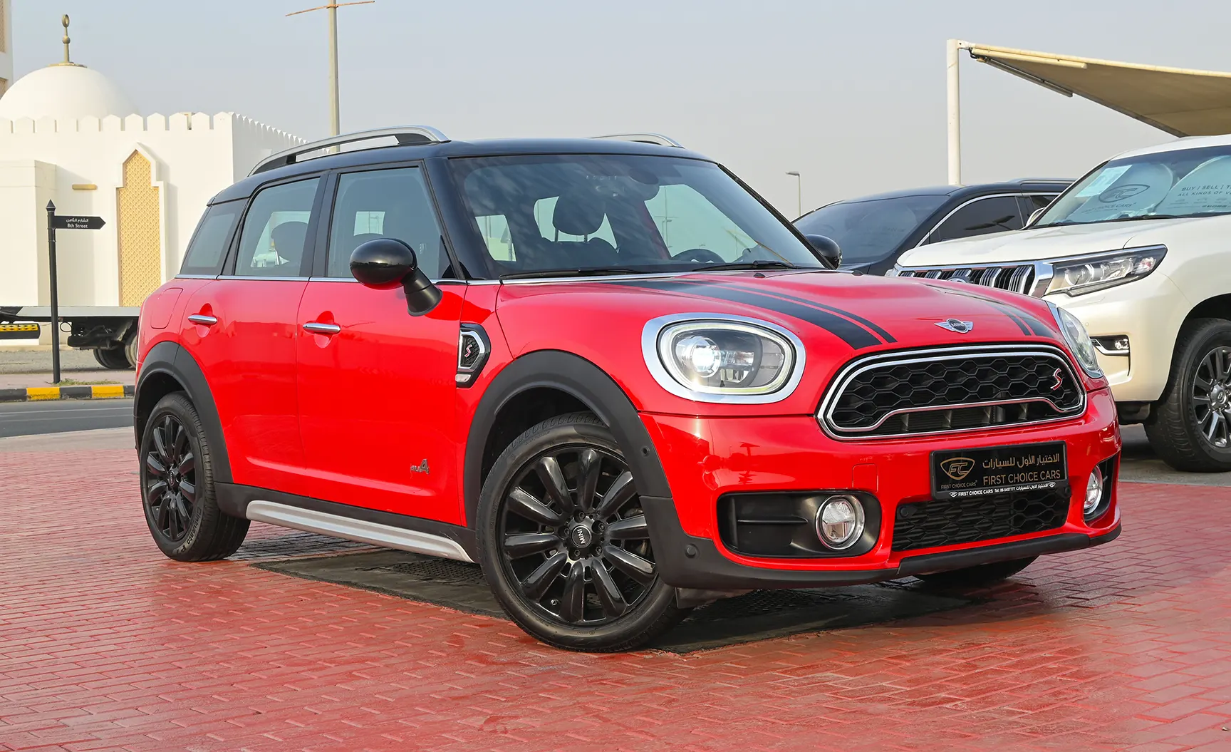 Used 2017 MINI Countryman Cooper S in Red – Right Front Diagonal (45°) View for Sale at First Choice Cars Dubai Sharjah