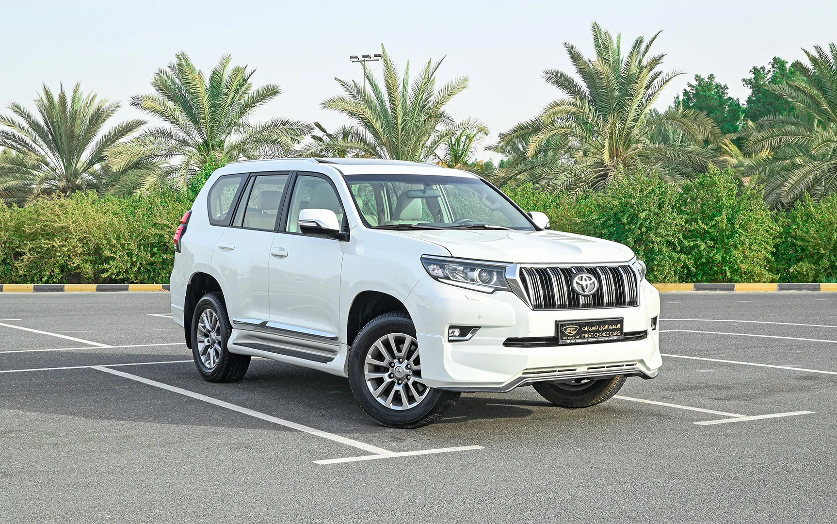 Used 2019 Toyota Prado VXR White – Right Front Diagonal (45°) View at First Choice Cars Sharjah