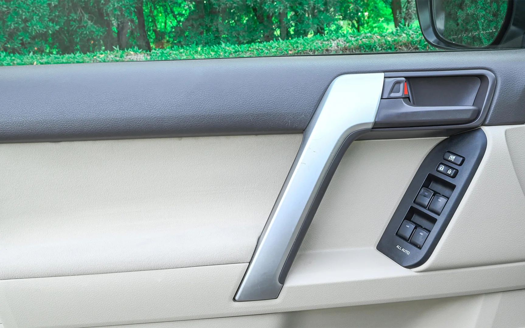 Used 2019 Toyota Prado VXR White – Delivery Box Right Side Interior View at First Choice Cars Sharjah