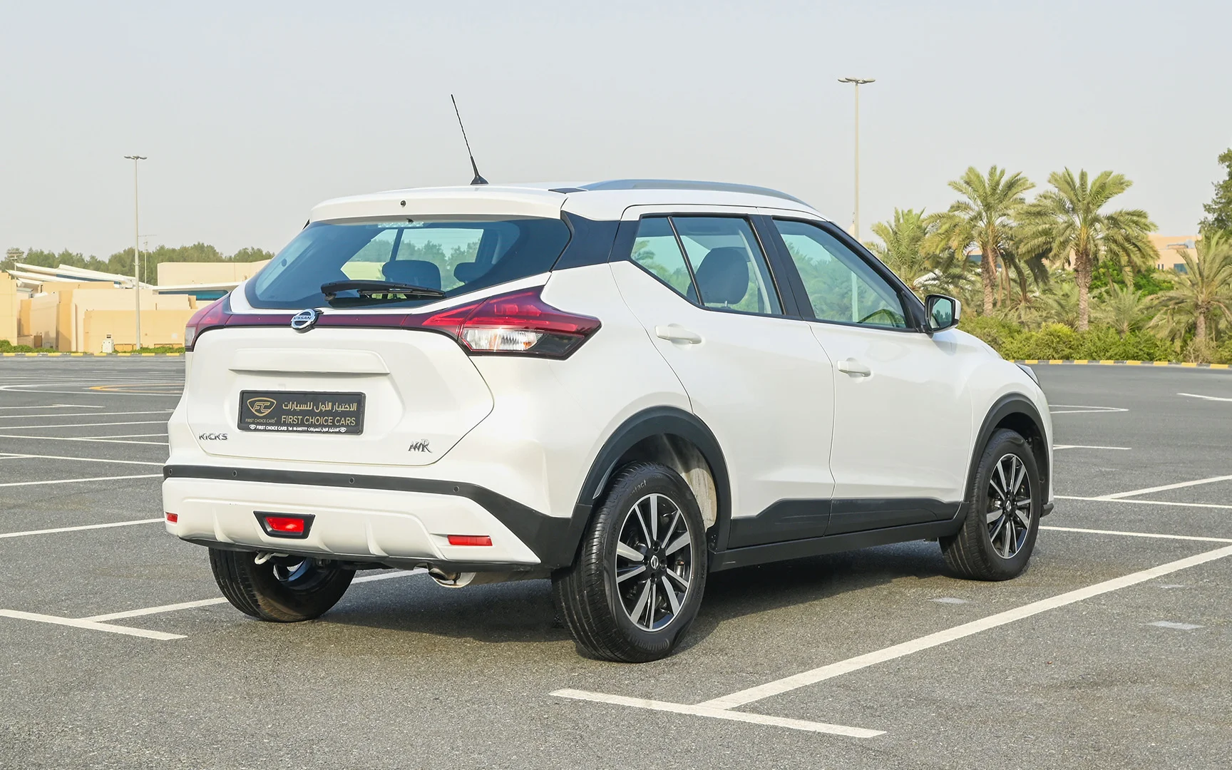 Used 2022 Nissan Kicks S White – Right Back Diagonal (45°) View at First Choice Cars Sharjah