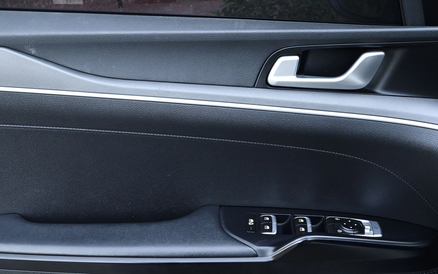 Used 2020 KIA K5 Lx White – Driver Door Panel Full View at First Choice Cars Sharjah