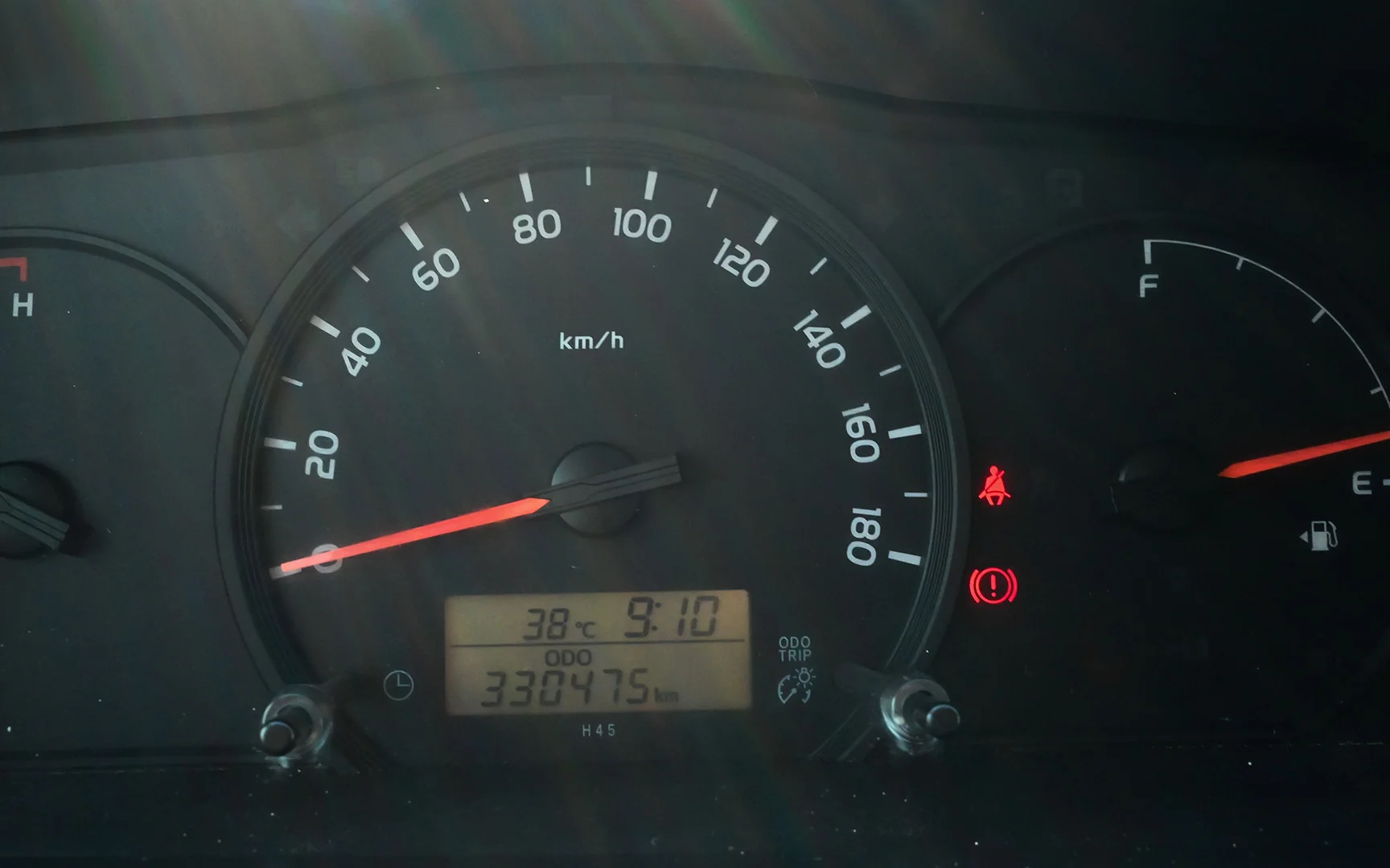 Used 2018 Toyota Hiace GLX High Roof White – Odometer / Mileage Reading View at First Choice Cars Sharjah