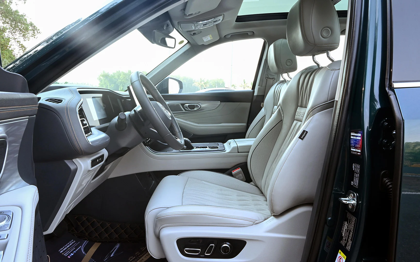 Used 2023 GAC GS8 GL Green – Front Driver Side Cabin View at First Choice Cars Sharjah