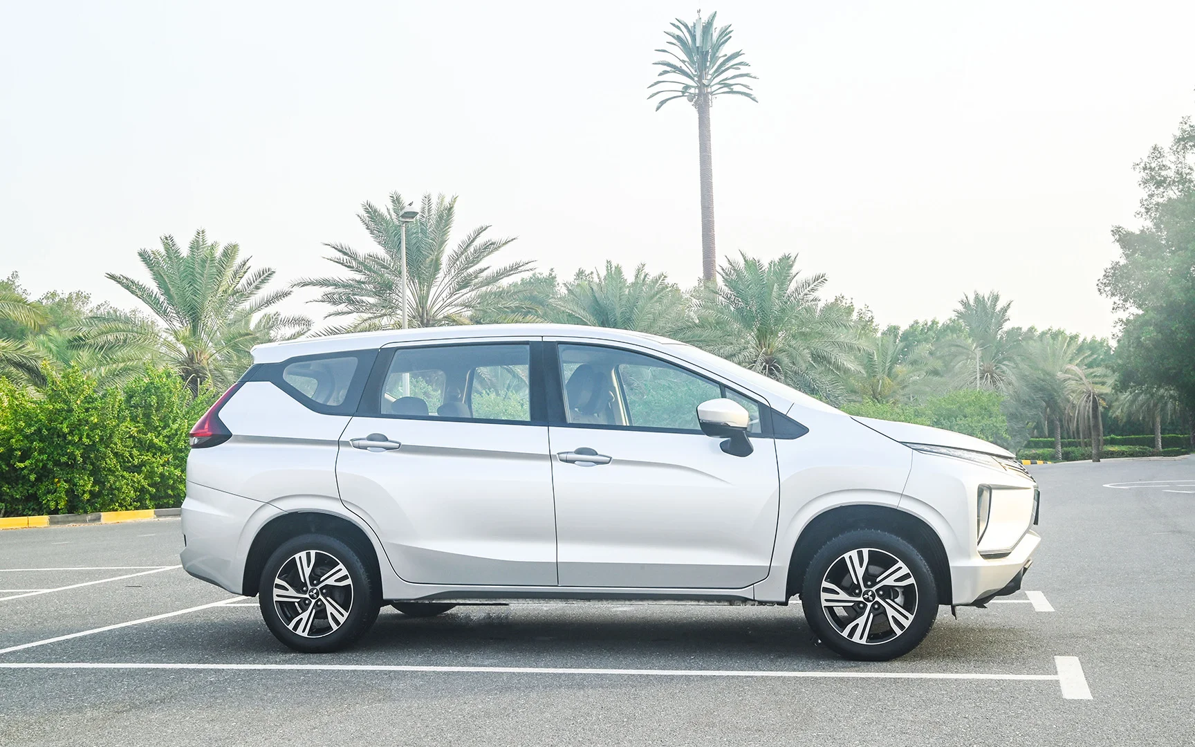 Used 2021 Mitsubishi XPANDER Highline Silver – Right Side View at First Choice Cars Sharjah
