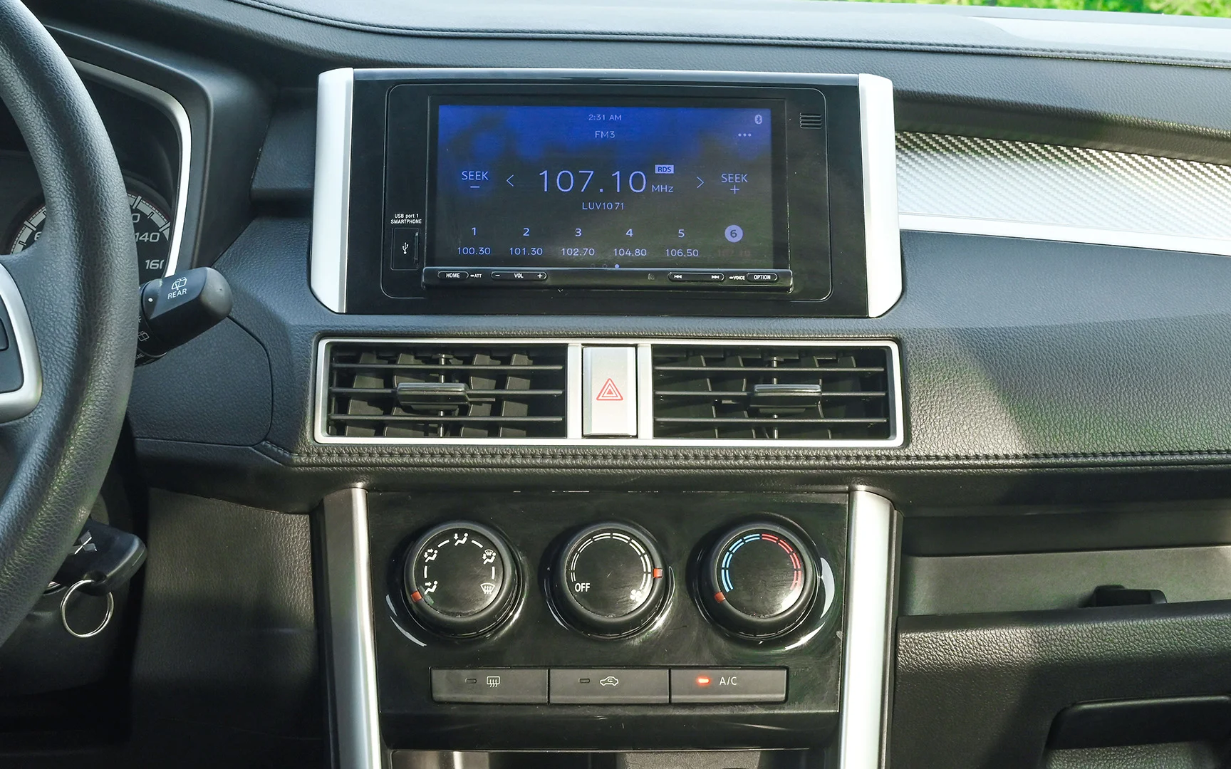 Used 2021 Mitsubishi XPANDER Highline Silver – Infotainment / Touchscreen System at First Choice Cars Sharjah