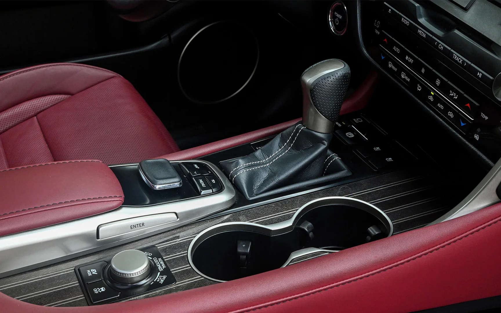 Used 2017 Lexus RX-Series RX 450h L Platinum Silver – Center Console & Gear Shifter at First Choice Cars Sharjah