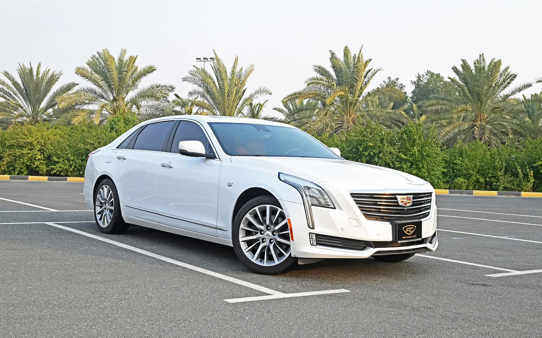 Used 2017 Cadillac CT6 Luxury White – Right Front Diagonal (45°) View at First Choice Cars Sharjah