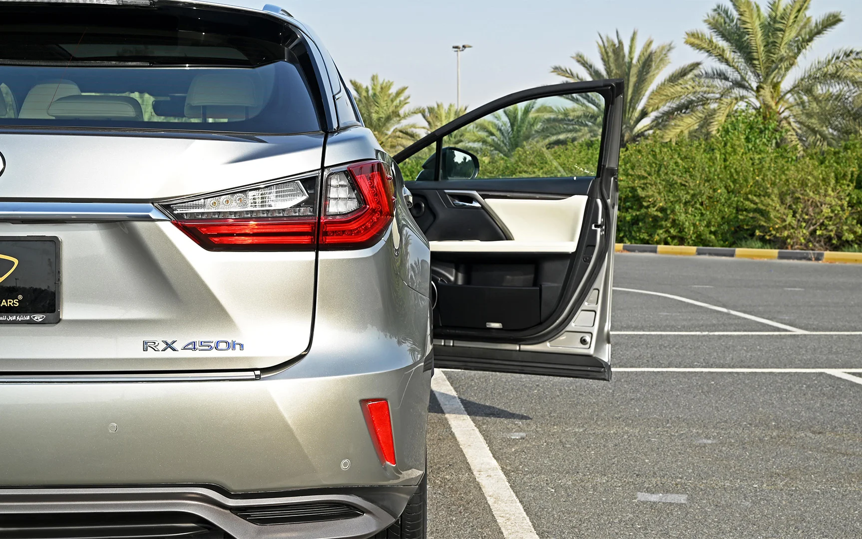 Used 2017 Lexus RX 450h F Sport in Silver – Taillight Close-up