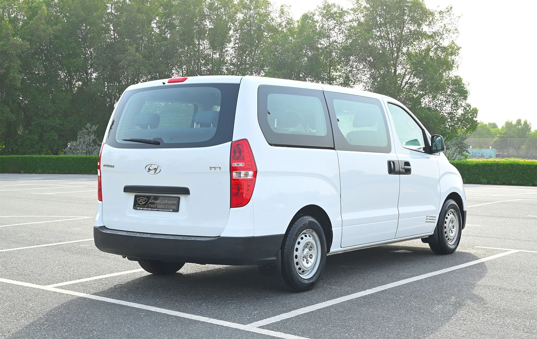 Used 2018 Hyundai H1 12-Seater Wagon White – Right Back Diagonal (45°) View at First Choice Cars Sharjah