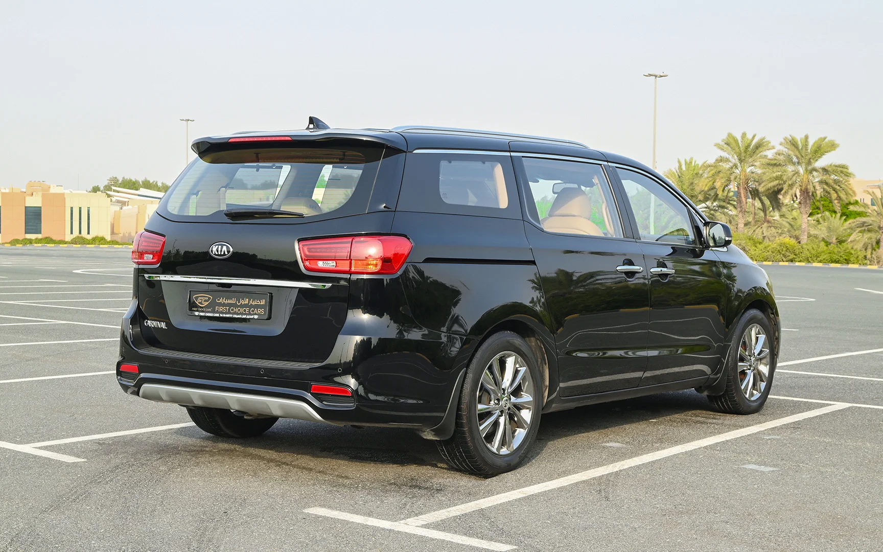 Used 2020 KIA Carnival Ex Black – Right Back Diagonal (45°) View at First Choice Cars Sharjah