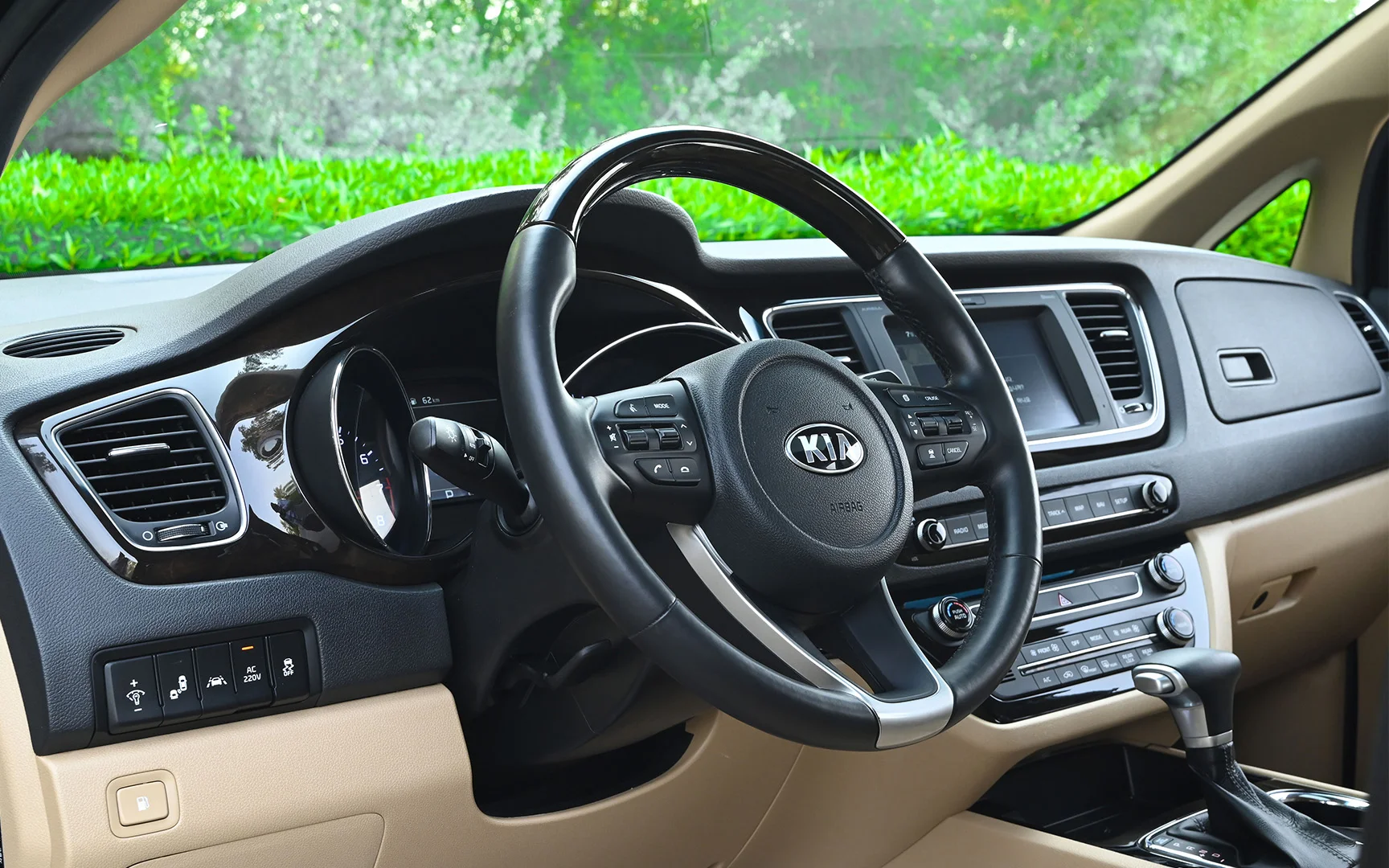 Used 2020 KIA Carnival Ex Black – Driver Side Dashboard & Steering View at First Choice Cars Sharjah