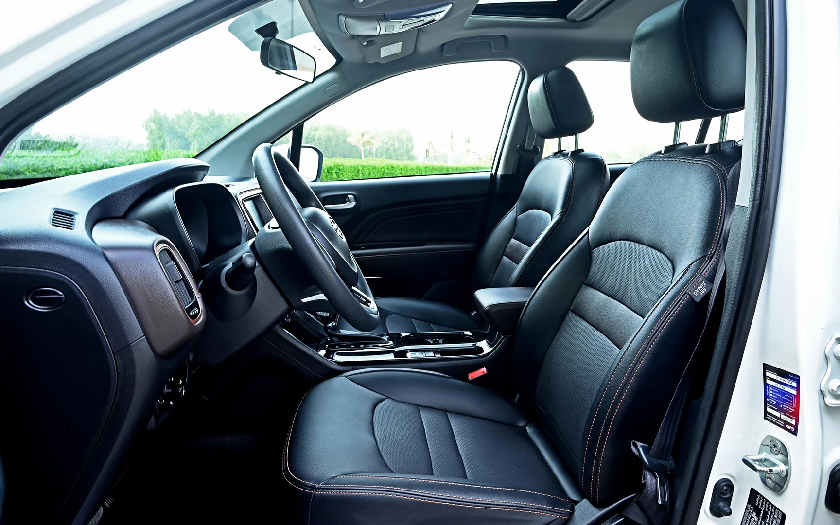 Used 2022 GAC GS3 GE White – Front Driver Side Cabin View at First Choice Cars Sharjah