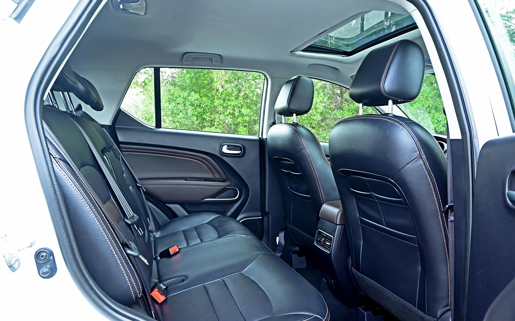 Used 2022 GAC GS3 GE White – Rear Passenger Side Cabin View at First Choice Cars Sharjah