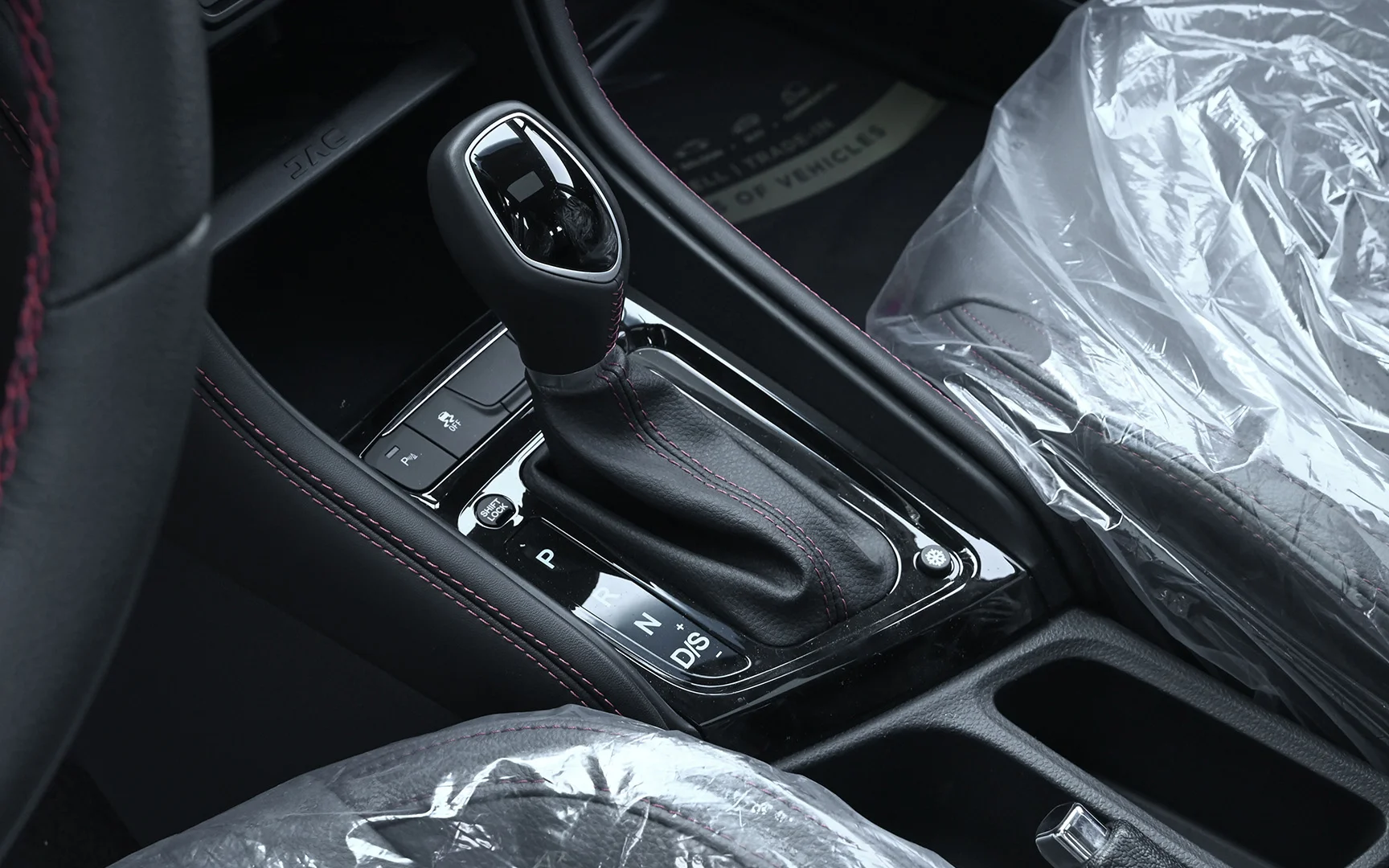 Used 2023 JAC S3 Luxury White – Center Console & Gear Shifter at First Choice Cars Sharjah