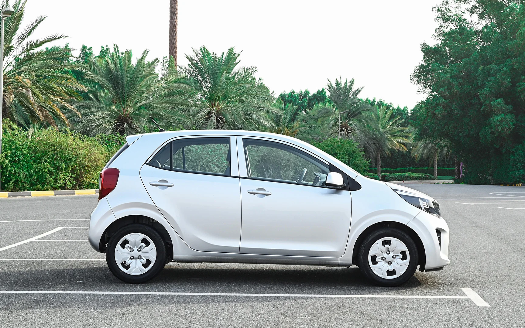 Used 2020 KIA Picanto Lx Silver – Right Side View at First Choice Cars Sharjah