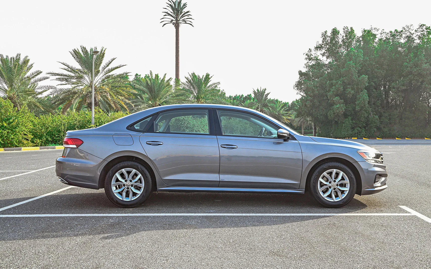 Used 2020 Volkswagen PASSAT Comfortline Grey – Right Side View at First Choice Cars Sharjah