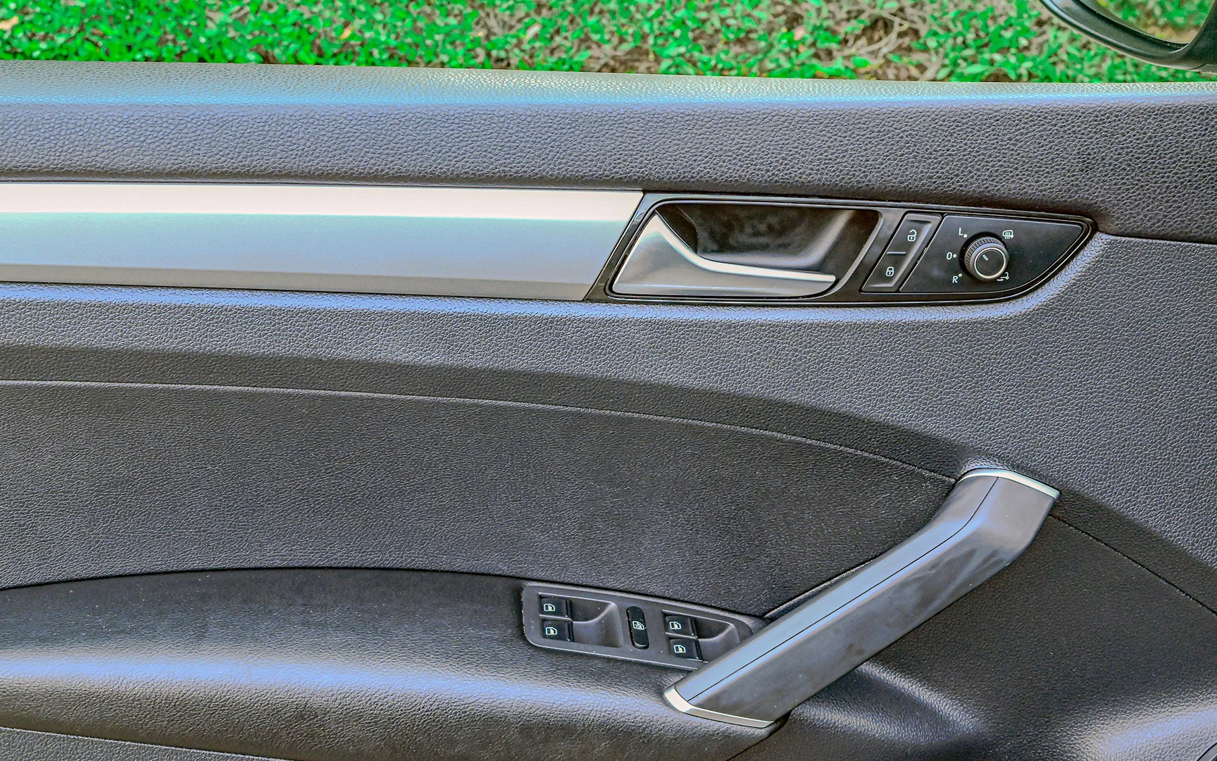 Used 2020 Volkswagen PASSAT Comfortline Grey – Driver Door Panel Full View at First Choice Cars Sharjah