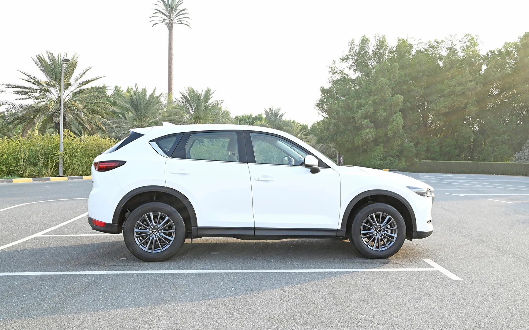 Used 2020 Mazda CX-5 GT White – Right Side View at First Choice Cars Sharjah
