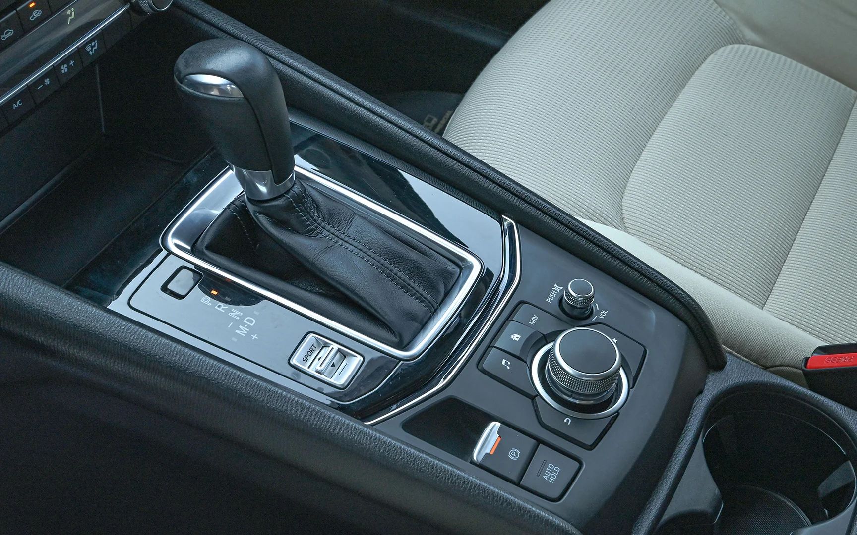 Used 2020 Mazda CX-5 GT White – Center Console & Gear Shifter at First Choice Cars Sharjah