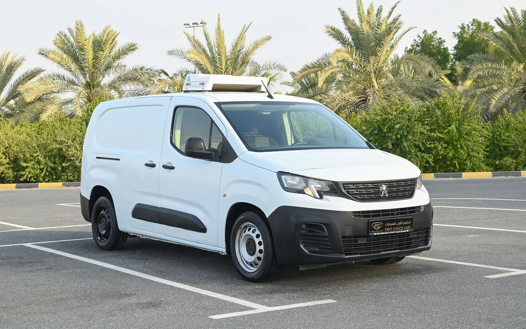 Used 2020 Peugeot Partner Long Van in White – Right Front Diagonal (45°) View for Sale at First Choice Cars Dubai Sharjah